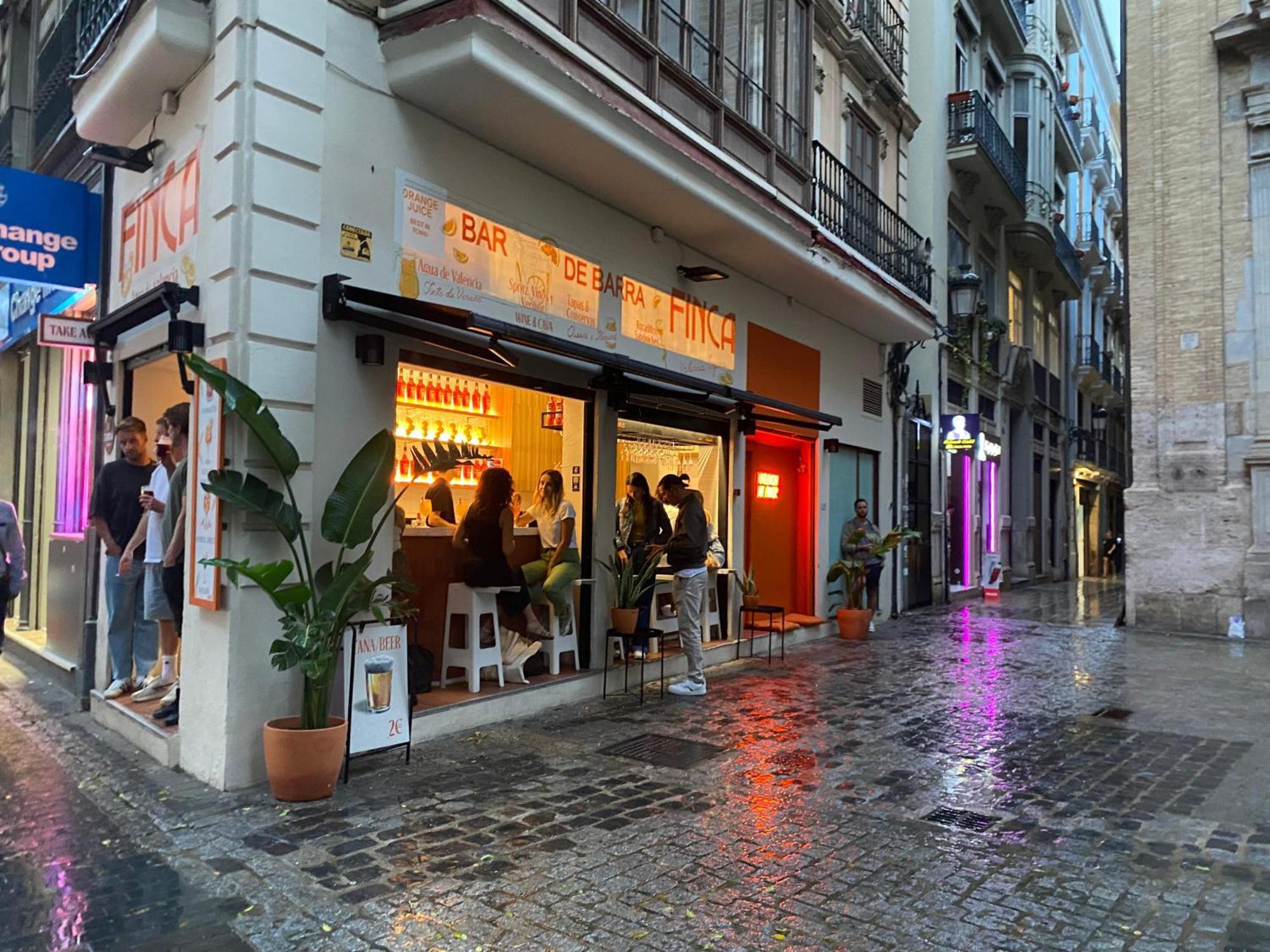 Turia - Urban Centric & At Bruno Coliving Homestay Valencia