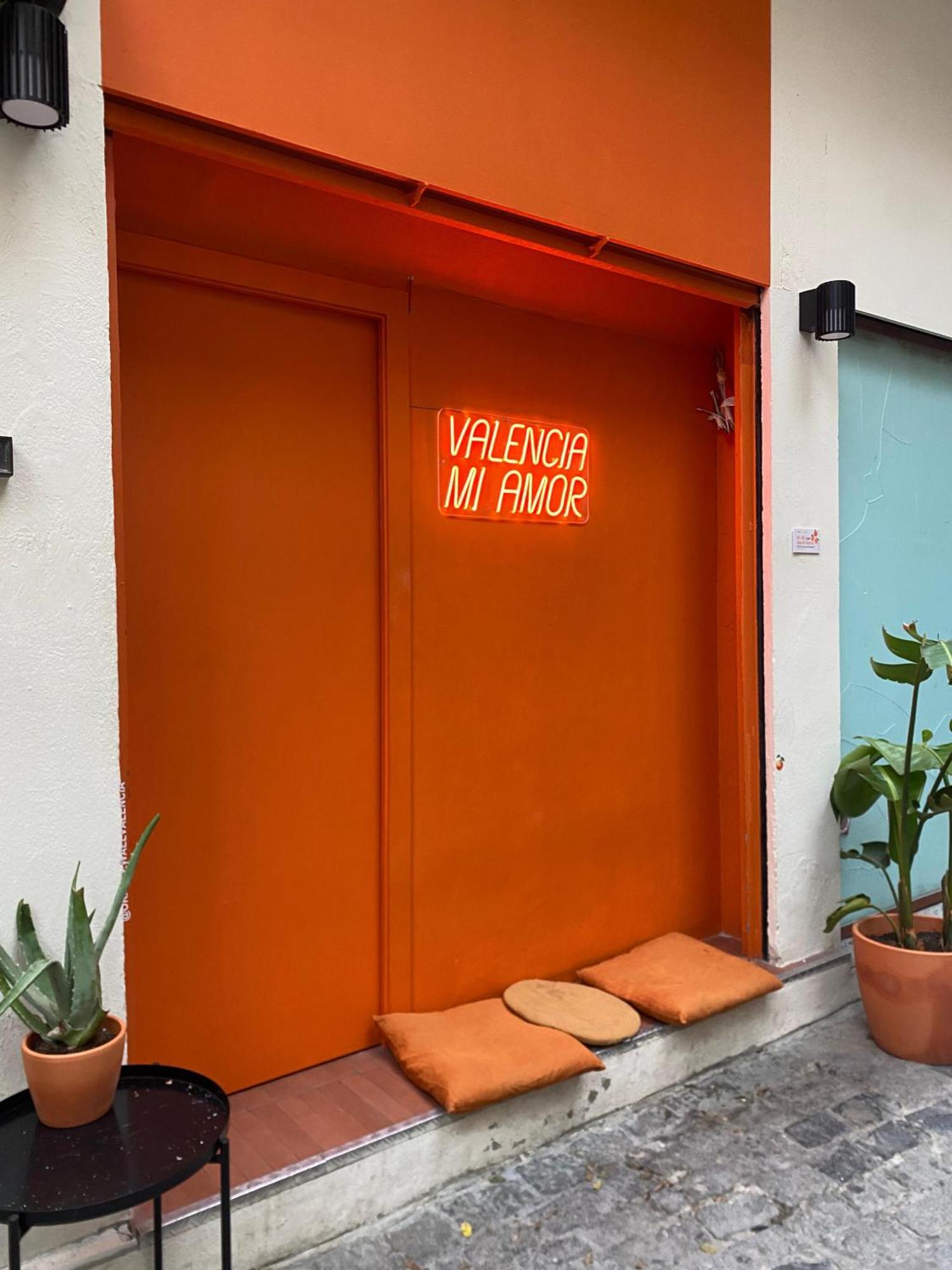 Homestay Turia - Urban Centric & At Bruno Coliving *